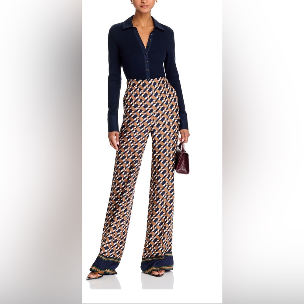 Veronica Beard Edia Pants - Navy/Acorn
Top also available for sale in Small